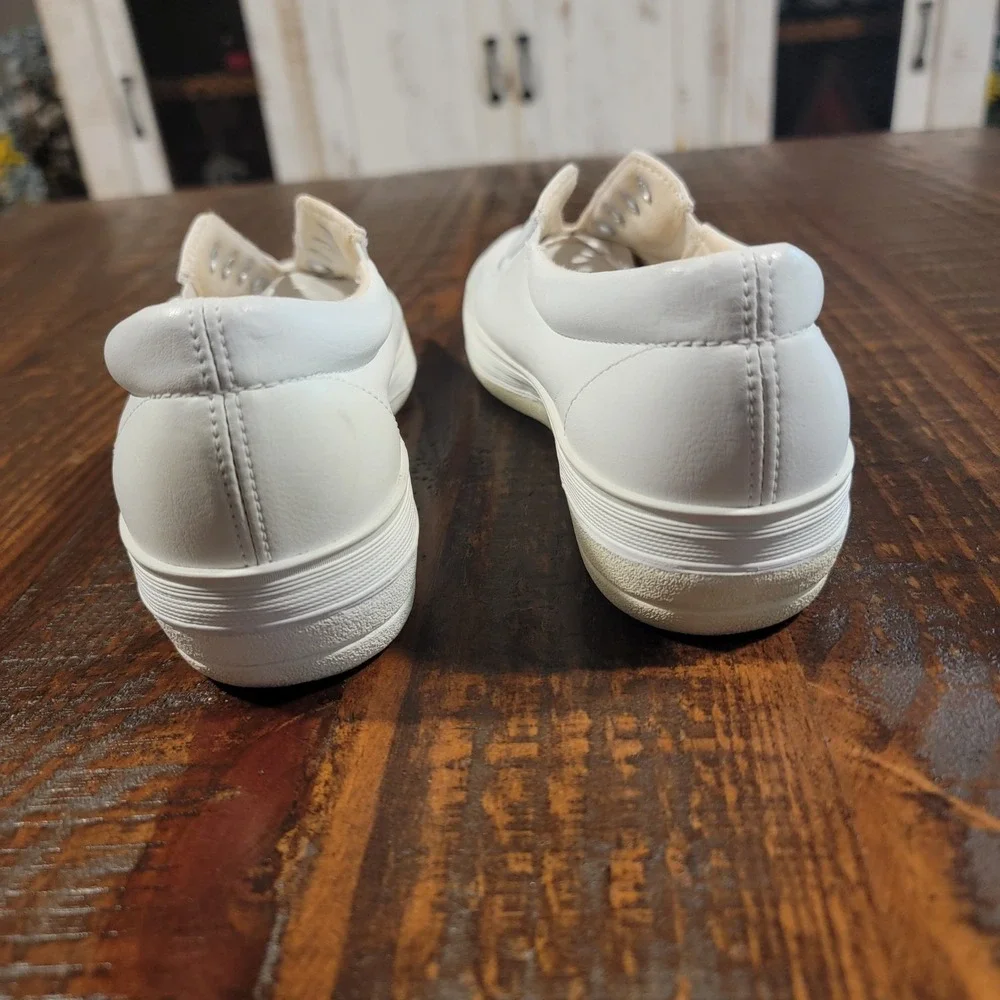 GrassHoppers Townsend Twill White Leather Sneaker Sz. 8 Medium Women's